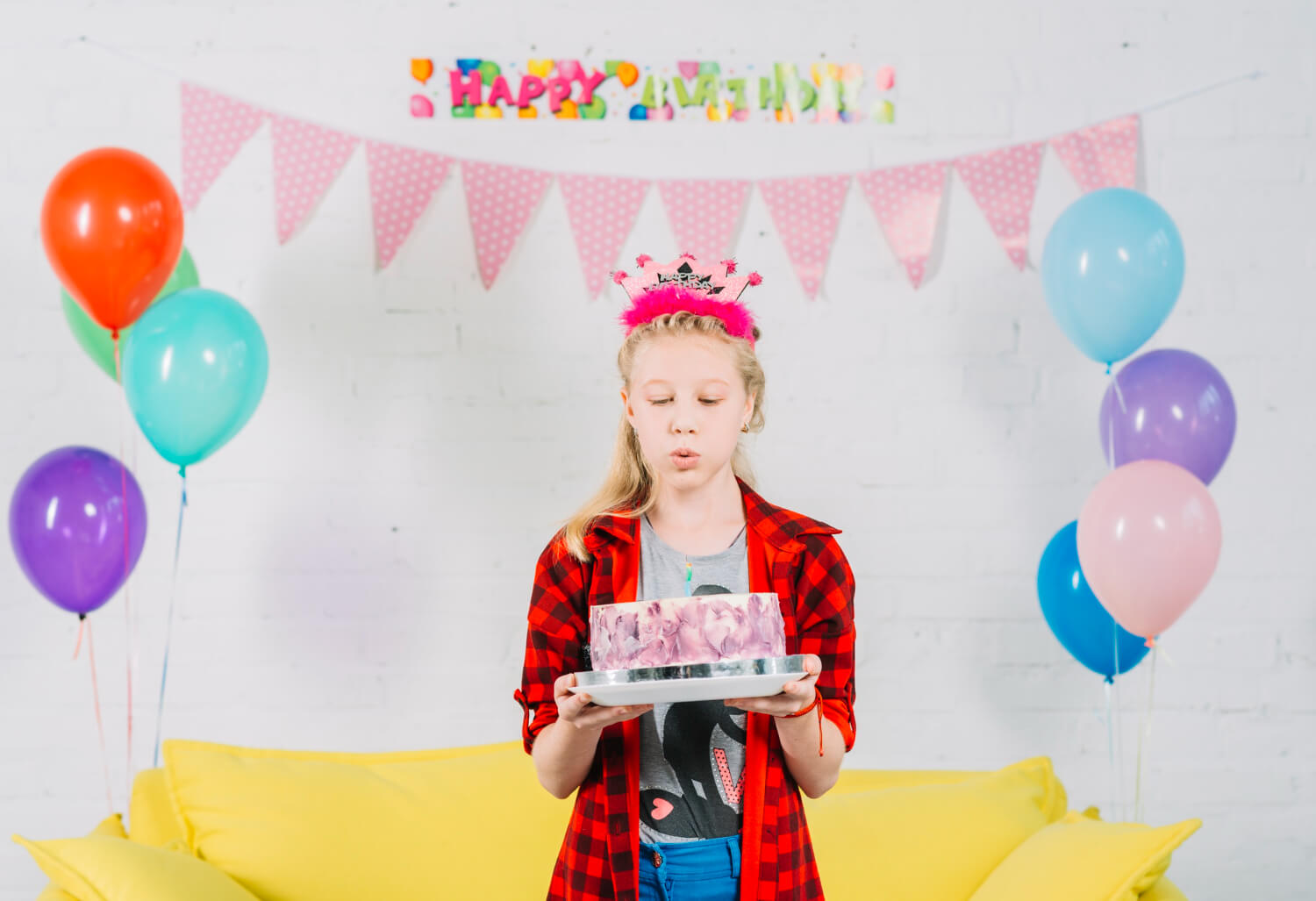 How to Decorate a Room for Birthday Girl